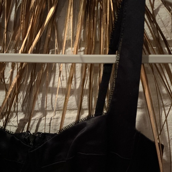 Reformation Aberdeen Dress Midi Dress - Picture 3 of 9